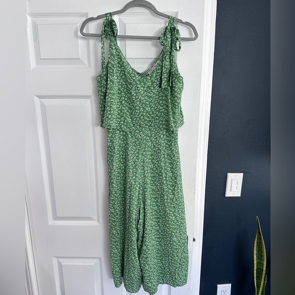 NWOT Flowy Romper Jumpsuit